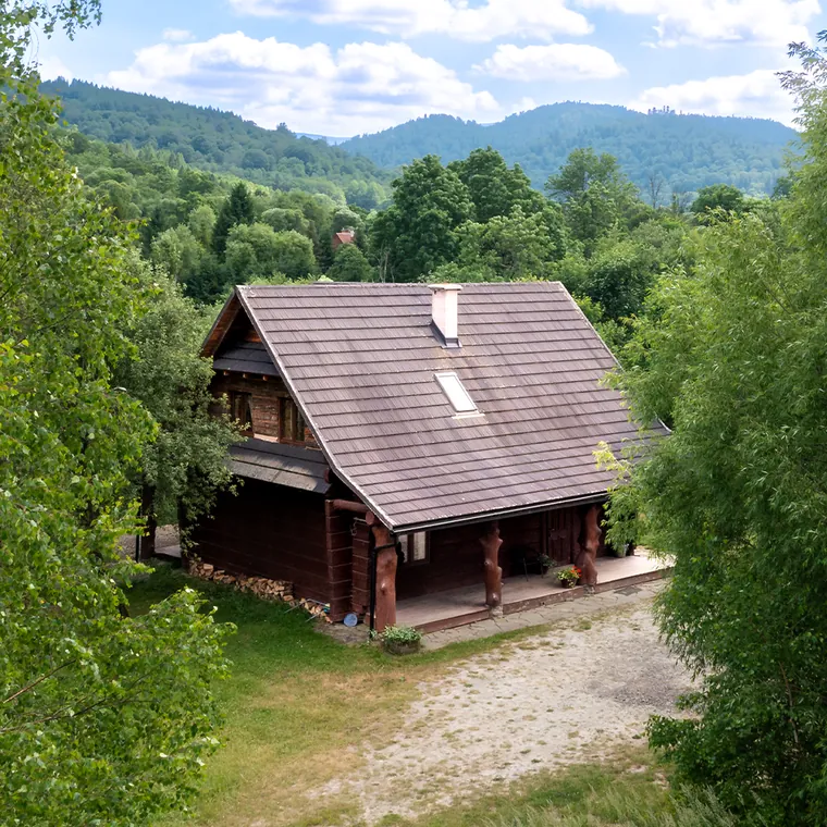Domek BEAR - dom piętrowy dla 12 osób w Bieszczadach