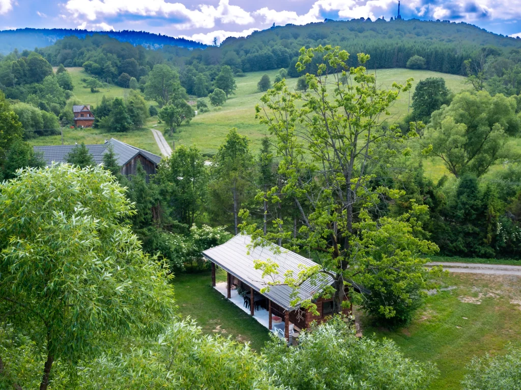 Domek STRIX w Bieszczadach - wnętrze i otoczenie, W Dolinie Sanu Zatwarnica